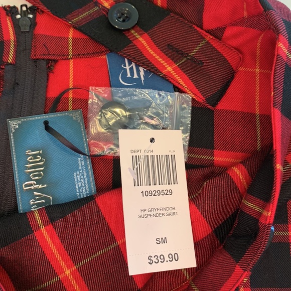 Harry Potter Gryffindor Red & Black Plaid Skirt, NWT, S - Picture 7 of 13